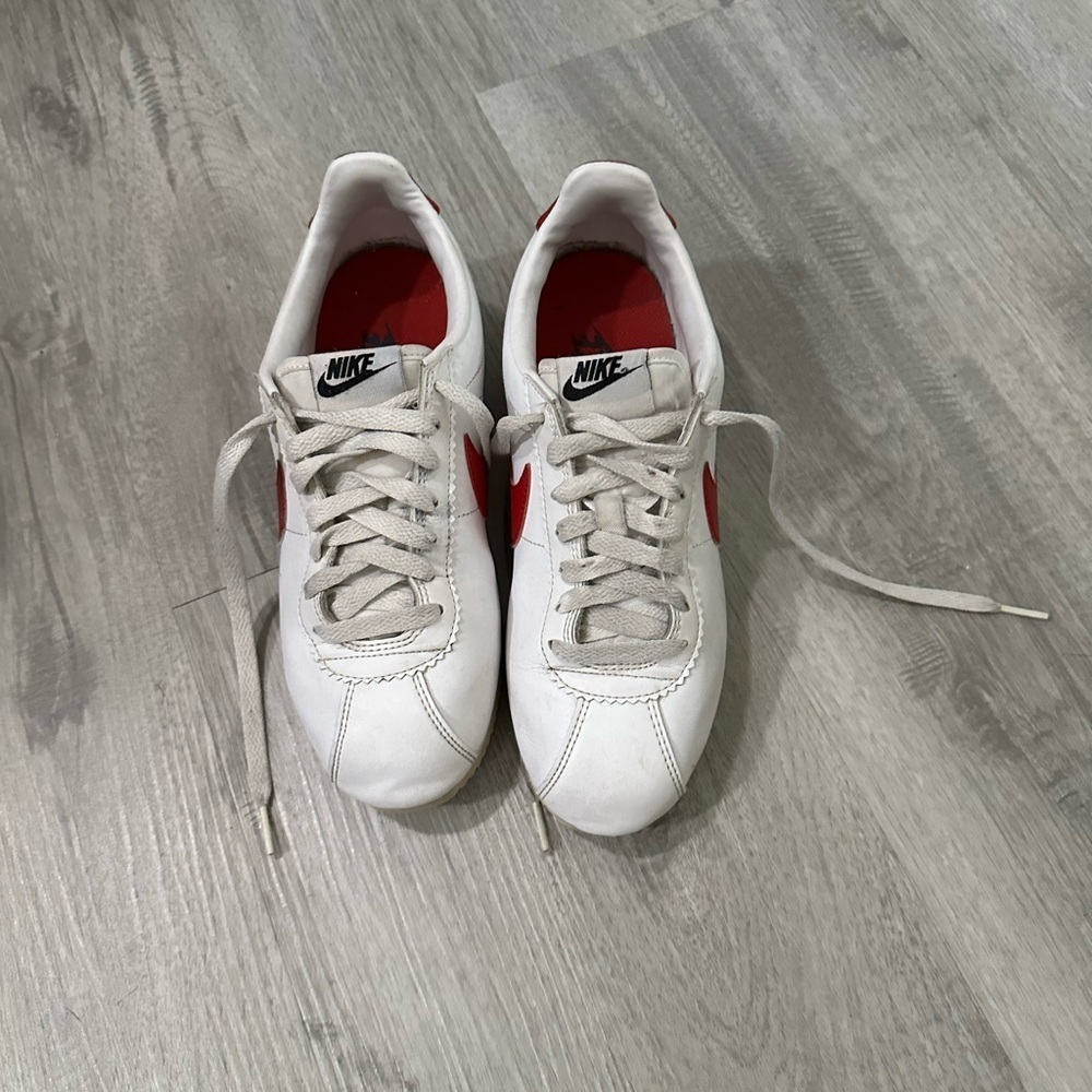 Nike Cortez women’sSz 8 classic nike - Picture 2 of 4
